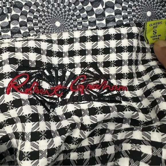 ROBERT GRAHAM Men’s Black and White Plaid Flip Cuff Button Down Sz S Classic Fit - Picture 3 of 8